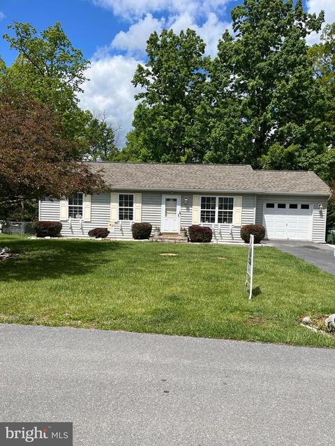 73 Scarlet Oak Dr, Martinsburg, WV 25405