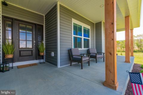 362 Chisholm Dr S, Hedgesville, WV 25427