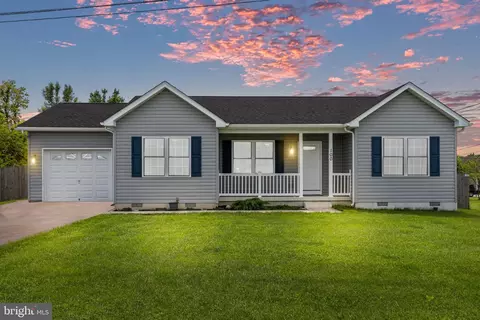 100 Hannah Ln, Bunker Hill, WV 25413