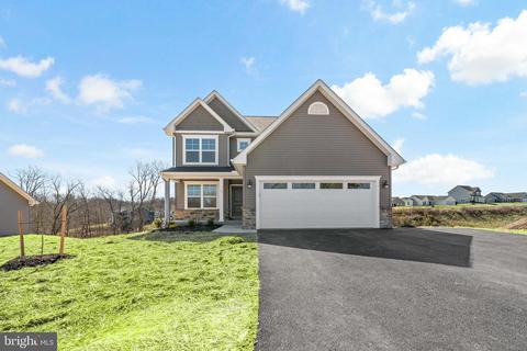 95 Duluth Dr, Martinsburg, WV 25404