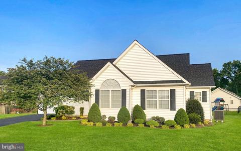 55 Expedition Ct, Martinsburg, WV 25403