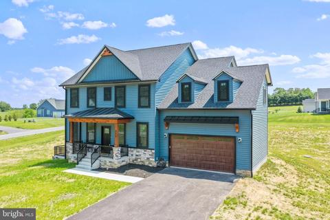 375 Elegant Dr, Martinsburg, WV 25403