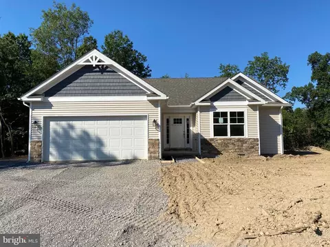 95 Skippers Canyon Drive, Martinsburg, WV 25403