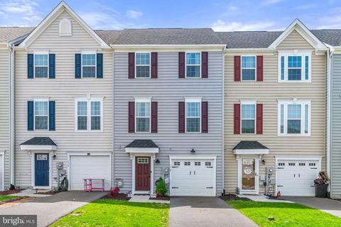 170 Ontario Dr, Falling Waters, WV 25419