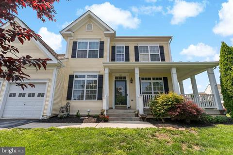 320 Sheerer Dr, Martinsburg, WV 25404