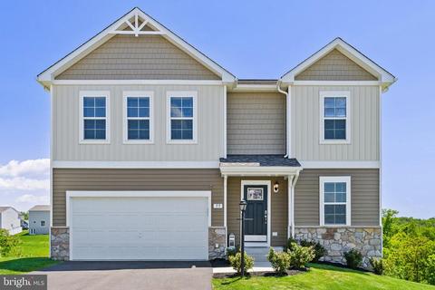 99 Luxor Ct, Bunker Hill, WV 25413