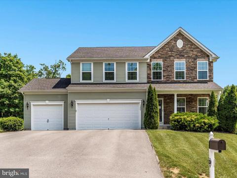 1229 Riparian Dr, Falling Waters, WV 25419