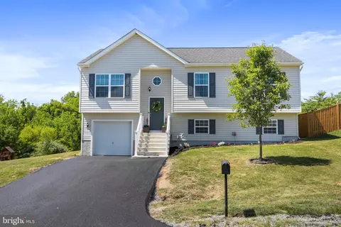 100 Mckinley, Inwood, WV 25428