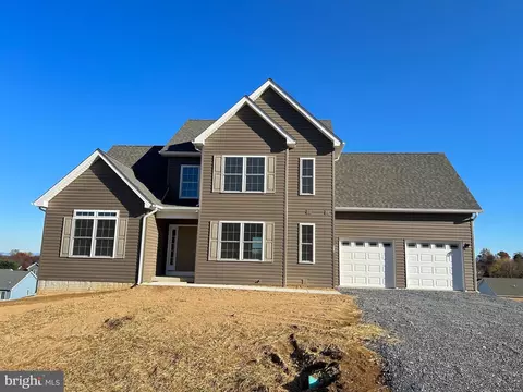 374 Spyglass Dr, Martinsburg, WV 25403