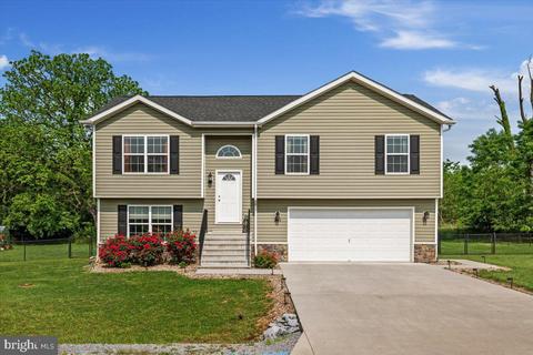 384 Soldier Dr, Bunker Hill, WV 25413