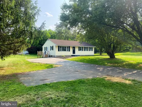 1820 Delmar Orchard Rd, Martinsburg, WV 25403