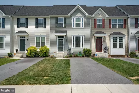 199 Ontario Dr, Falling Waters, WV 25419