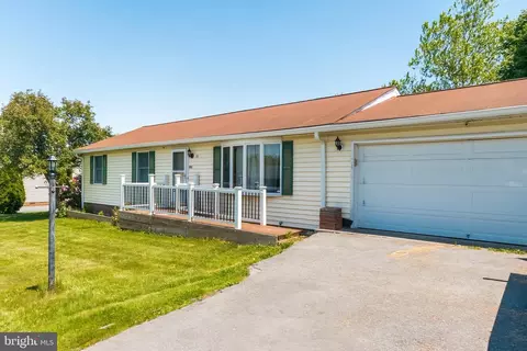 70 Malibu Ct, Martinsburg, WV 25405