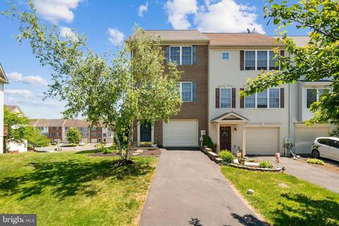 102 Ritter Dr, Martinsburg, WV 25404