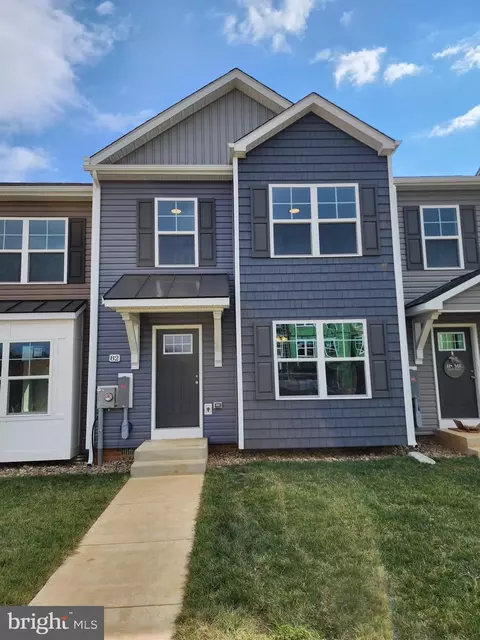 82 Olga Dr, Martinsburg, WV 25403