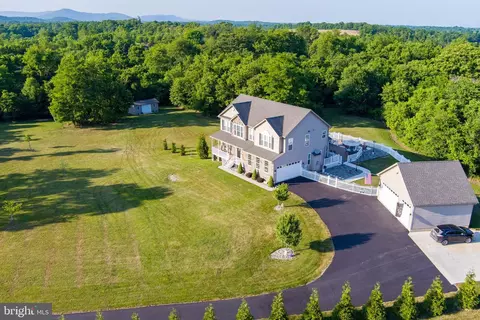 774 Ridge Rd N, Hedgesville, WV 25427