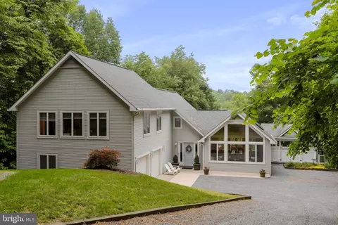 820 Lockhouse Rd, Falling Waters, WV 25419