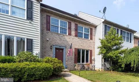266 Morningside Dr, Falling Waters, WV 25419