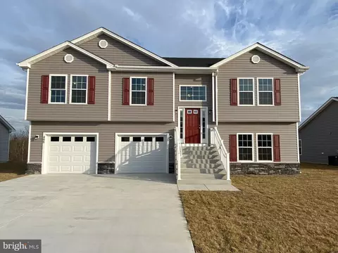 304 Equinox Way E, Martinsburg, WV 25401