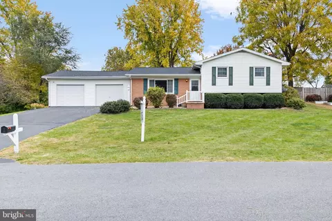 95 Tammy Ln, Martinsburg, WV 25405