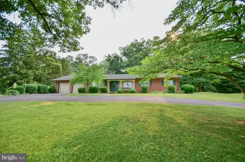 4165 Hedgesville Rd, Hedgesville, WV 25427