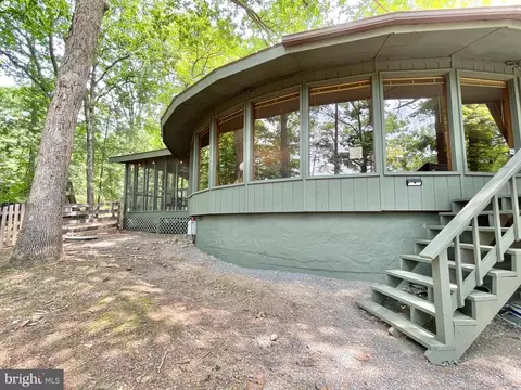43 Pathfinder Ln, Hedgesville, WV 25427