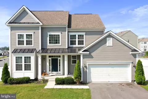 411 Avalon Trl, Hedgesville, WV 25427