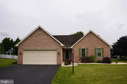 97 Hastings Dr, Falling Waters, WV 25419