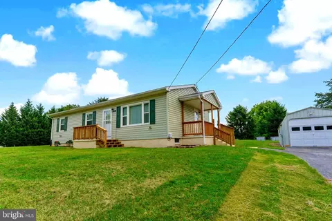 212 Clay Rock Dr, Martinsburg, WV 25404