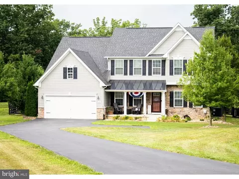 40 Kanawha Ct, Falling Waters, WV 25419