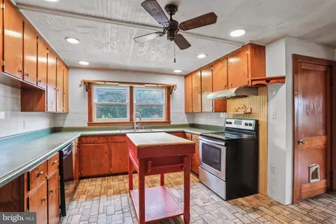 155 Harmony Dr, Falling Waters, WV 25419 photo 11