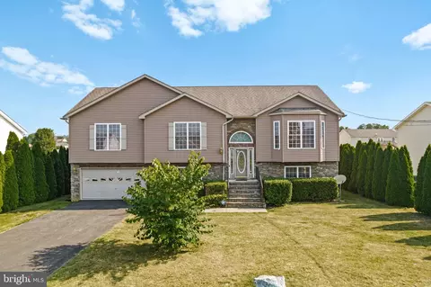 134 Sonya Ln, Inwood, WV 25428