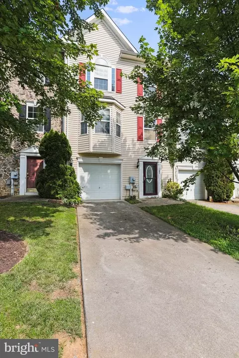 132 Raphael Ct, Martinsburg, WV 25403