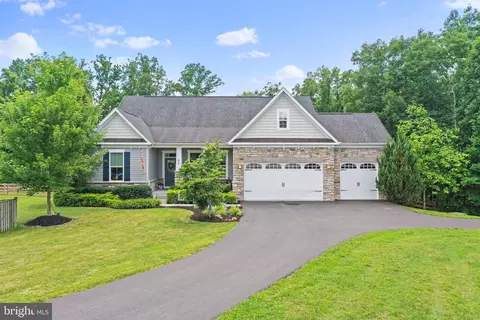 97 Trout River Ter, Falling Waters, WV 25419