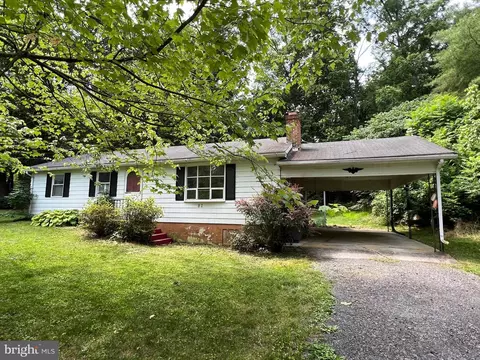 82 Access Dr, Martinsburg, WV 25404