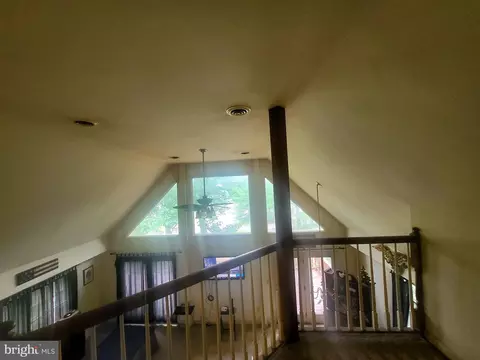 19 Regal Dr, Falling Waters, WV 25419 photo 6