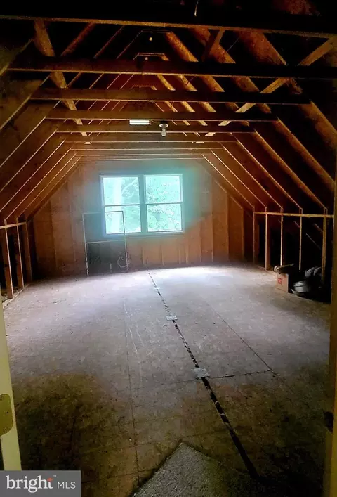 19 Regal Dr, Falling Waters, WV 25419 photo 8