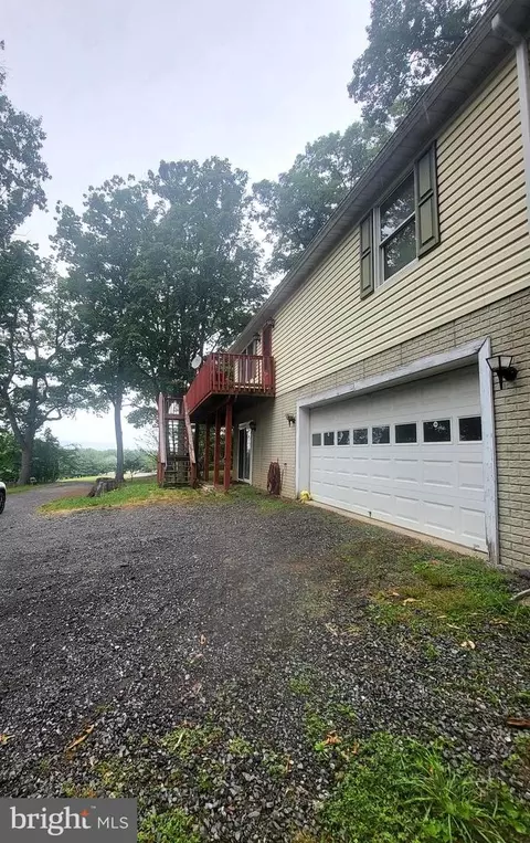 19 Regal Dr, Falling Waters, WV 25419 photo 3