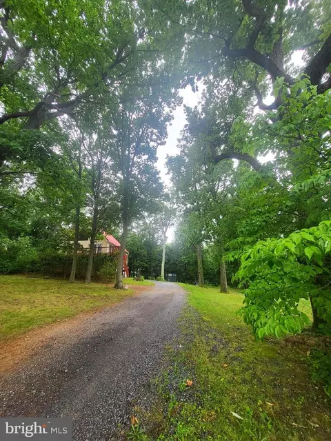19 Regal Dr, Falling Waters, WV 25419 photo 2
