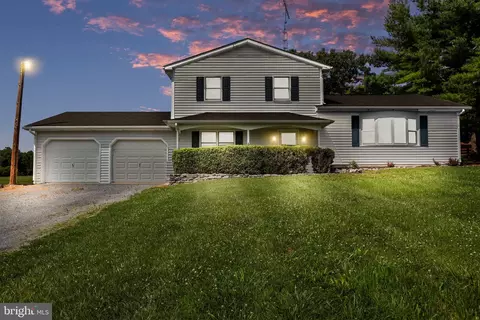 122 Divine Dr, Martinsburg, WV 25403