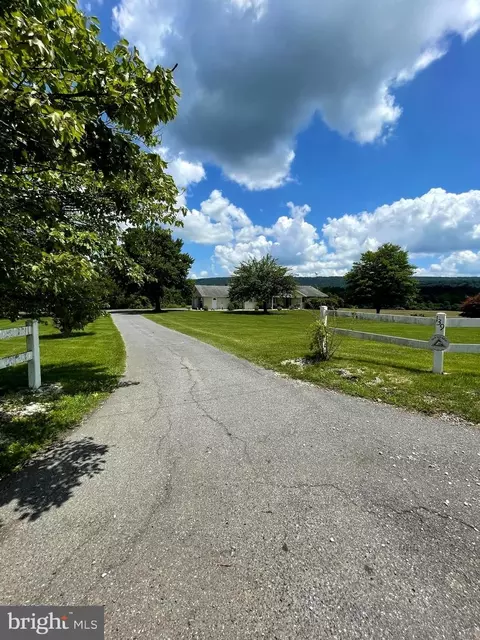 139 Puffenburger Ln, Hedgesville, WV 25427
