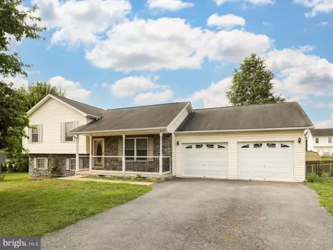 173 Wendover Dr, Inwood, WV 25428