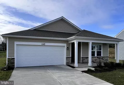 361 Aylesbury Ln, Martinsburg, WV 25403