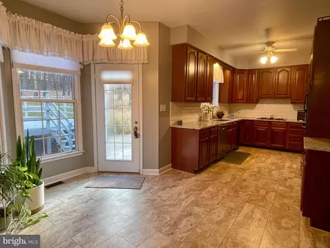 373 Hadley Dr, Falling Waters, WV 25419 photo 9