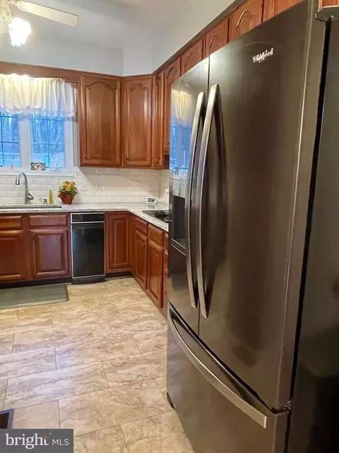 373 Hadley Dr, Falling Waters, WV 25419 photo 11