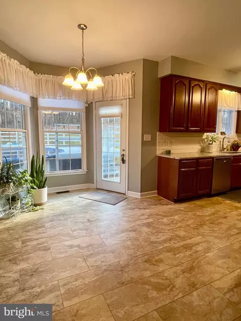 373 Hadley Dr, Falling Waters, WV 25419 photo 8