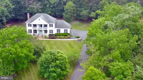 373 Hadley Dr, Falling Waters, WV 25419