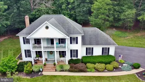 373 Hadley Dr, Falling Waters, WV 25419 photo 3