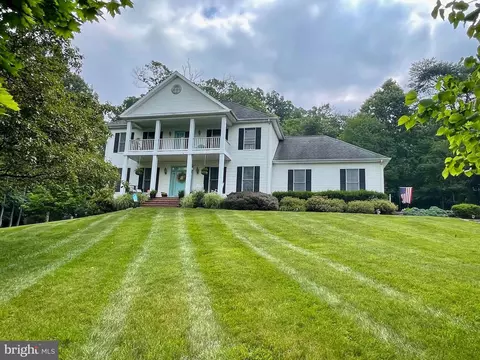 373 Hadley Dr, Falling Waters, WV 25419 photo 2