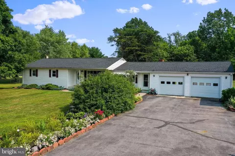 338 Shickle Ln, Inwood, WV 25428